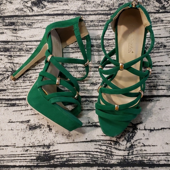 Shoe Dazzle Shoes - ShoeDazzle Aerin Hot Green Heels